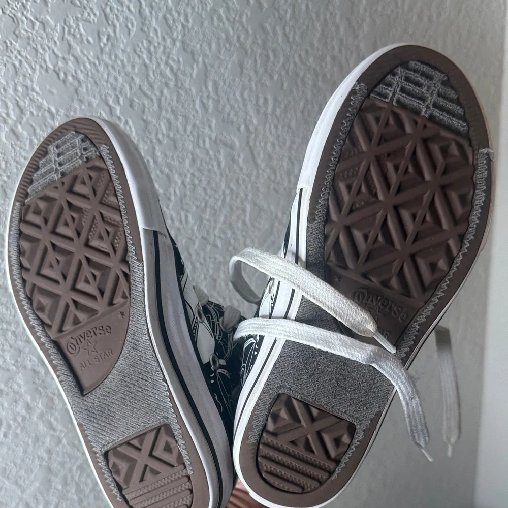 Converse Black and White High-Top Sneakers with Space Design kids size 1